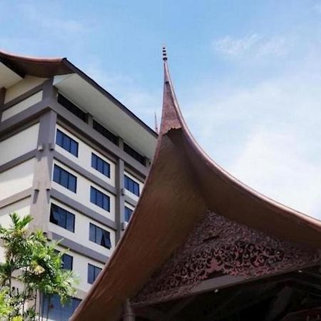 Kyriad Bumiminang Hotel Padang  Exteriér fotografie