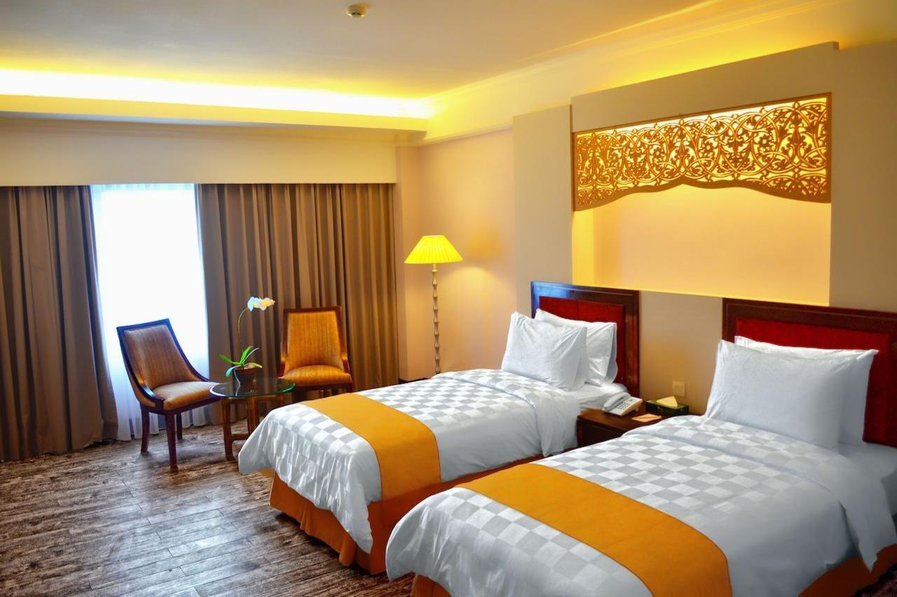Kyriad Bumiminang Hotel Padang  Exteriér fotografie