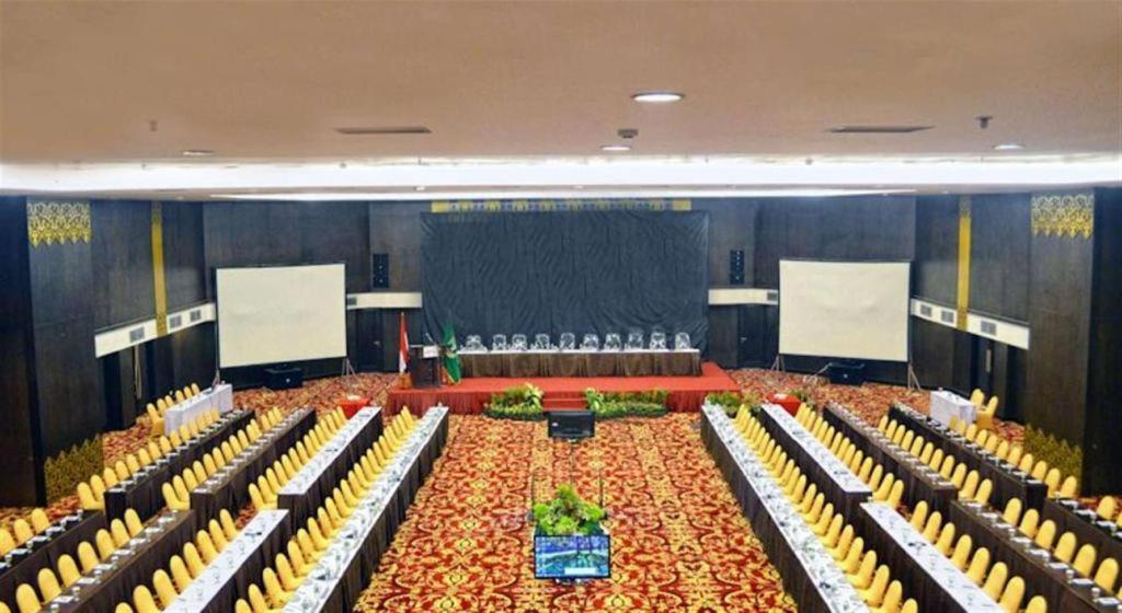Kyriad Bumiminang Hotel Padang  Exteriér fotografie