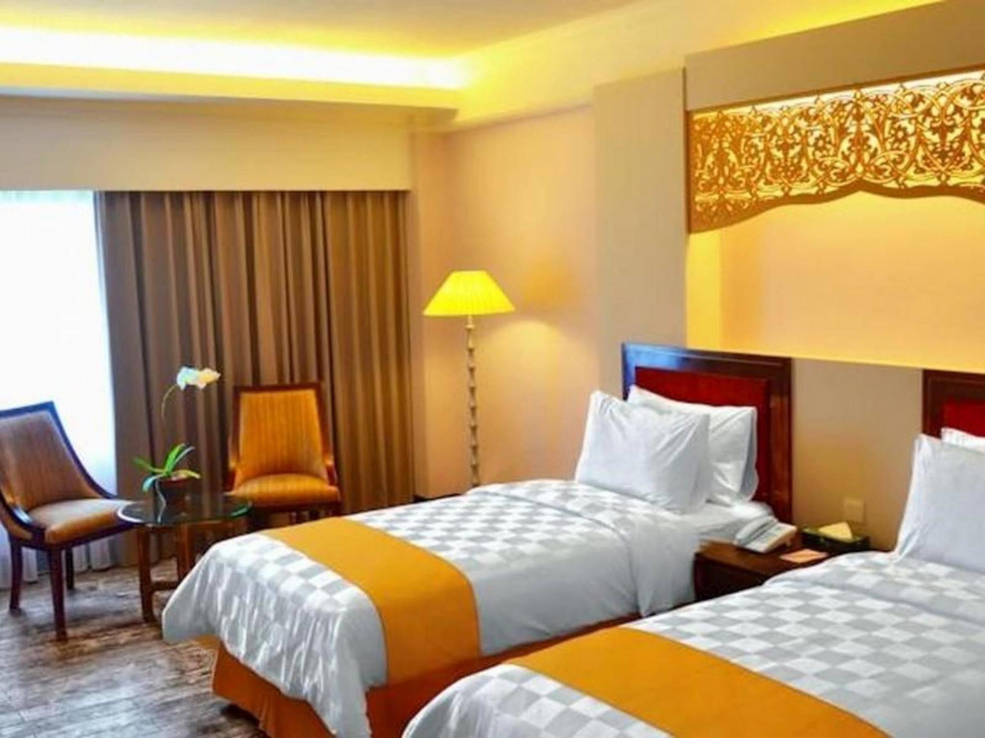 Kyriad Bumiminang Hotel Padang  Exteriér fotografie