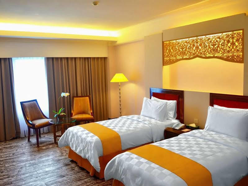 Kyriad Bumiminang Hotel Padang  Exteriér fotografie