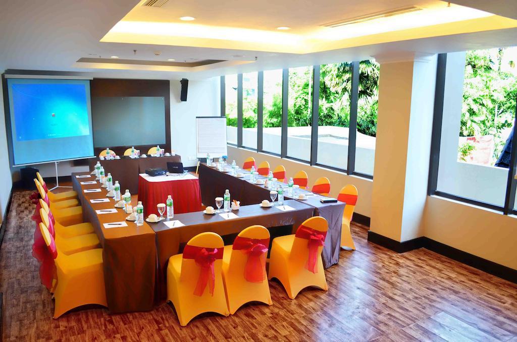 Kyriad Bumiminang Hotel Padang  Exteriér fotografie