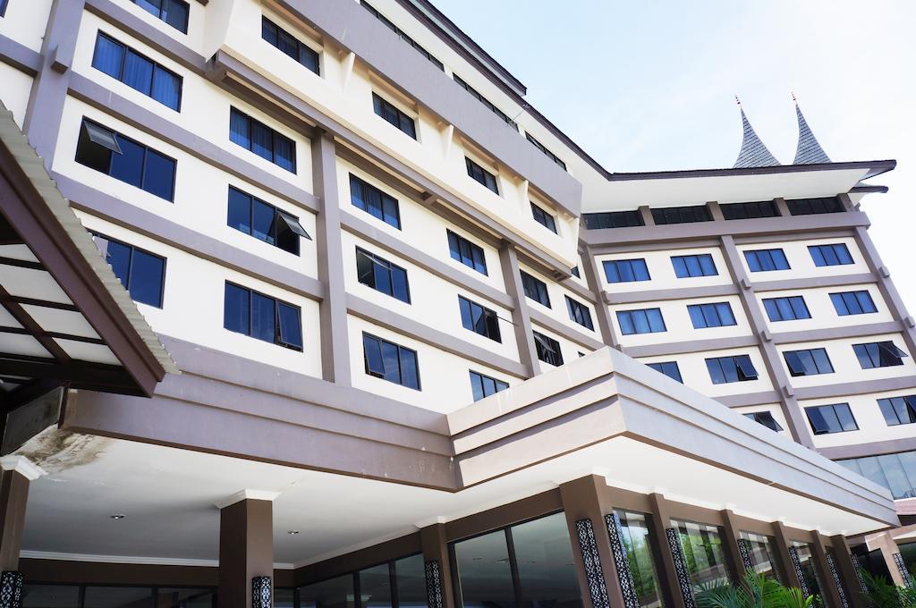 Kyriad Bumiminang Hotel Padang  Exteriér fotografie